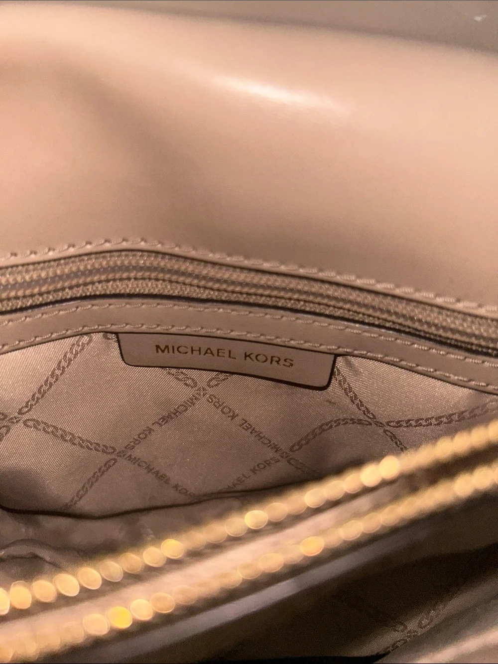 Michael Kors Beige & Off-White Chain Shoulder Bag